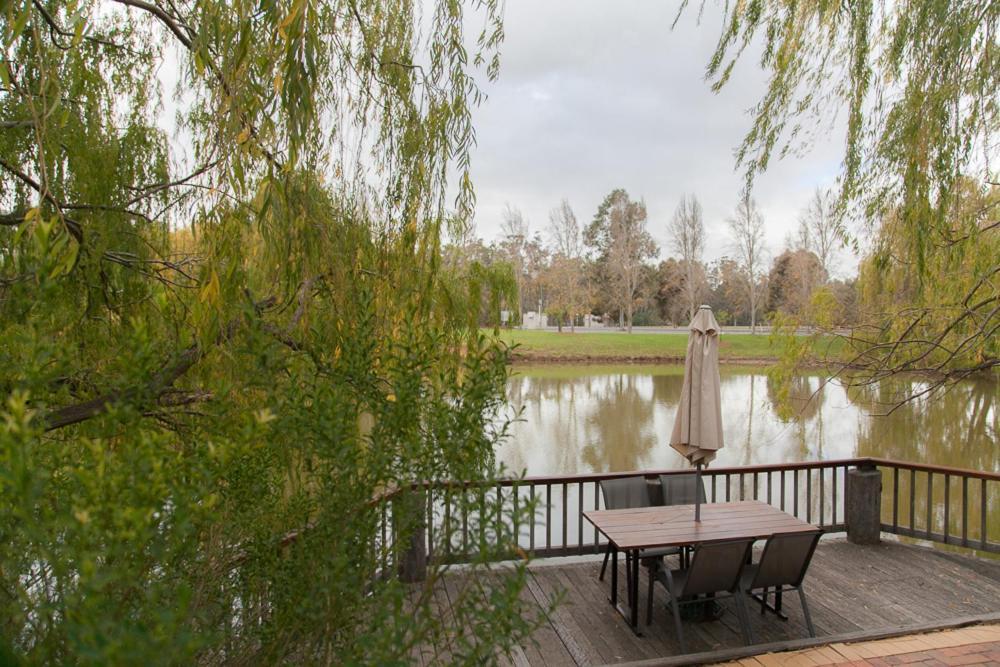Hotel Perricoota Vines Retreat Moama Pokoj fotografie